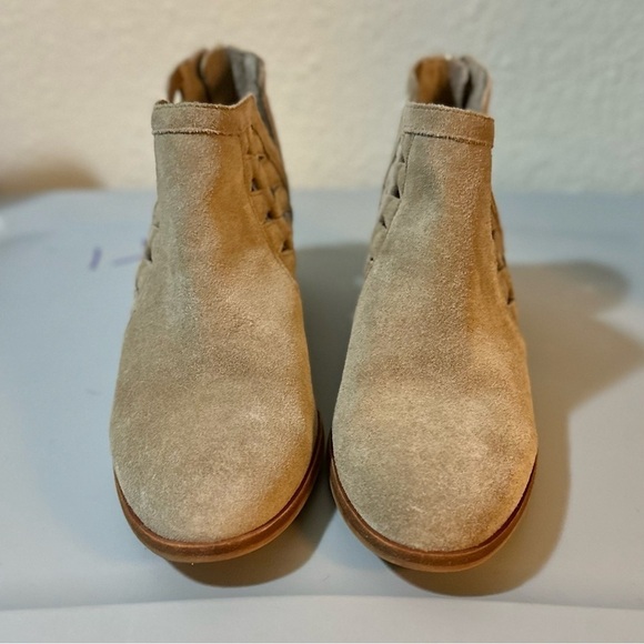 Vince Camuto Peera Soft Suede Leather Short Ankle Booties - Picture 7 of 10